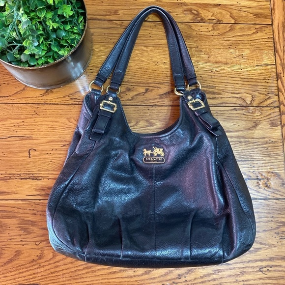 Coach Handbags - VTG Coach Women's Leather Madison Maggie Hobo Bag Black.